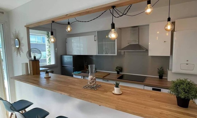 Saint-Ouen Apartment | Elégant, Spacieux & Cosy- Paris à Porte - Au Pied du Metro 14