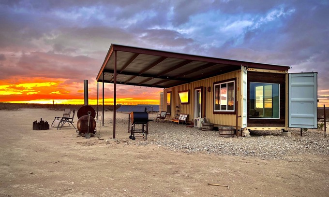 Alpine House | El Coyote Terlingua - Red Bluff