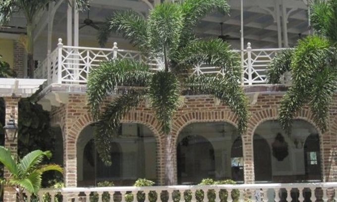 Downtown Nassau Hotel | El Greco Hotel