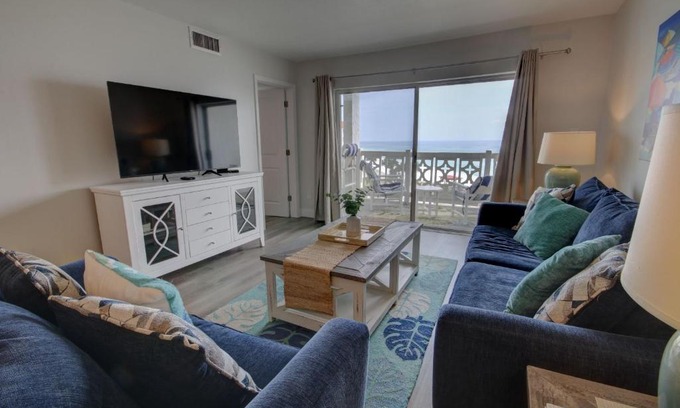 Fort Walton Beach House | El Matador 457 - Gulf front with beautiful views of the Gulf and pool