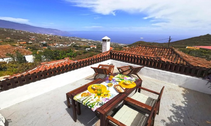 Villa de Mazo House | El Molino