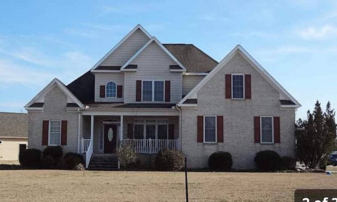 Greenville House | Elegance & Comfort: Your Greenville Escape