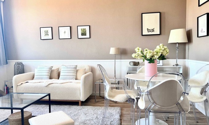 Dailly Apartment | Elegance Meets Skyline Views – Prime Brussels Location