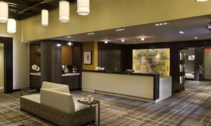 Radnor - Fort Myer Heights Apartment | Elegant 1-Bedroom Residence in Arlington with Premium Amenities