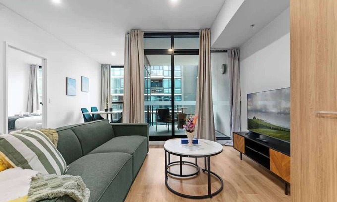 Adelaide Central Business District Apartment | Elegant 1BR CBD 18th WiFl Walkable Parking