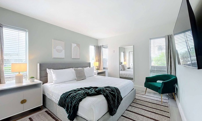 Lauderdale Harbours Condo | Elegant 1BR with Pool & Full Amenities