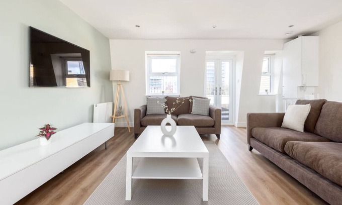 Wandsworth Apartment | Elegant 2 Bed Flat in Wandsworth