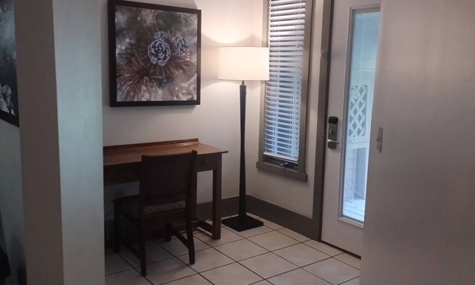 Shawnee On Delaware Resort | Elegant 2 Bedroom resort with AC and WiFi in delightful East Stroudsburg