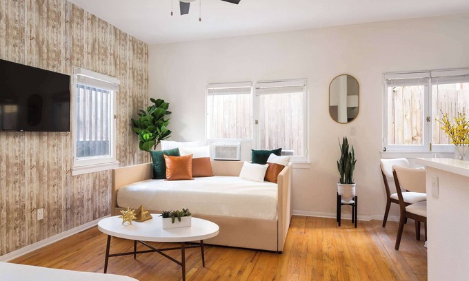 Golden Hill Apartment | Elegant 2BR Apt | Sleeps 6, Parking + AC