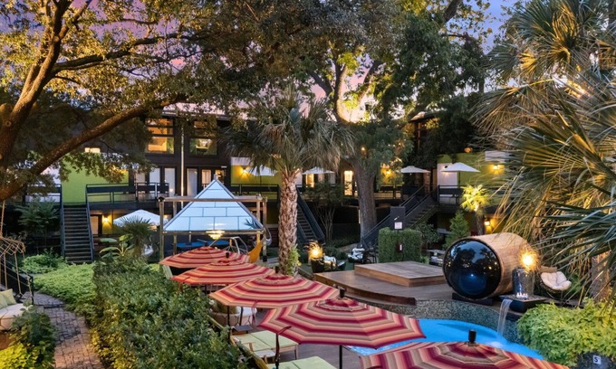 Old East Dallas Condo | Elegant 2BR condo with dual king suites, private patio, and access to resort-style pool and wellness amenities in Dallas’s coveted Lakewood neighborhood.
