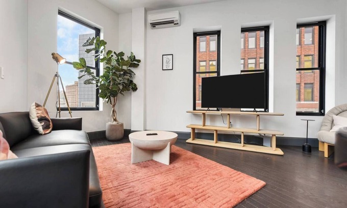Downtown Pittsburgh Apartment | Elegant 2BR in the Vibrant Heart of Pittsburgh