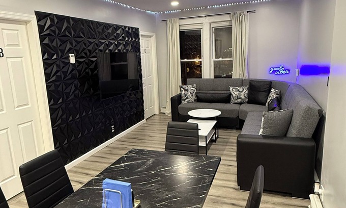 Elizabeth Apartment | Elegant 3 Bedroom condo 5 min away from EWR & NJ Transit + 30 min from NYC