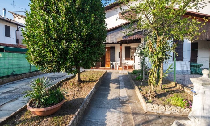 Lido delle Nazioni Villa | Elegant 3-rooms-detached house, air conditioning, large covered terrace with grill.