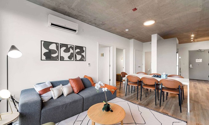 River North Hotel | Elegant 3BR Stay Prime Location