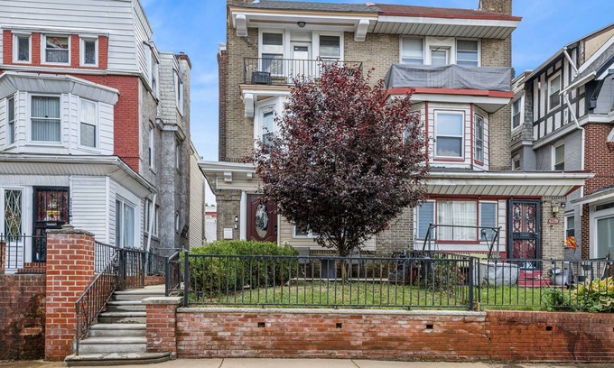 West Philadelphia House | Elegant 5BR Townhome in Prime Location by RedAwning