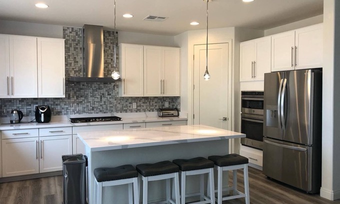 Las Vegas House | Elegant 5BR w/ King Beds and Poker Table