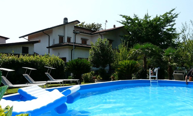 Massa Villa | Elegant and fully equipped villa in Versilia,swimming pool,large garden,barbecue
