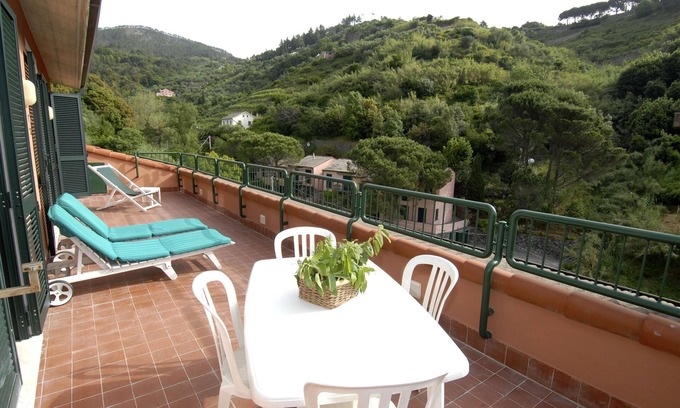 Cinque Terre Apartment | elegant apartment with panoramic terrace, few steps away from the beaches