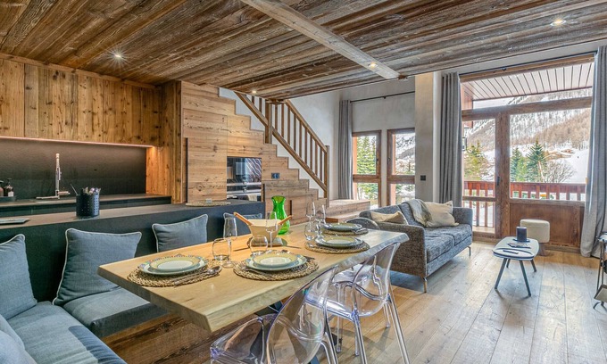 Val-d'Isere Apartment | Elegant apartment with fireplace and WIFI, 2 bedrooms