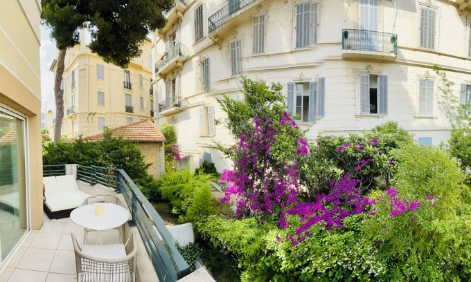 Riou - Petit Juas - Av de Grasse Apartment | Elegant Bright Cannes Apartment with AC, WiFi