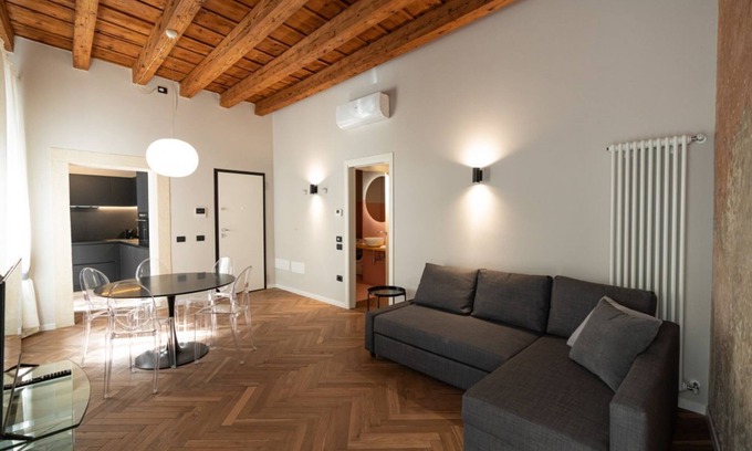 Cittadella Apartment | Elegant frescoed residence 200 meters from the Arena