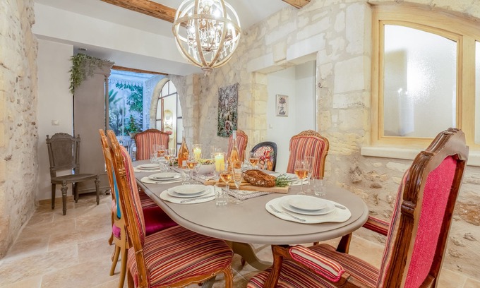 St.-Remy-de-Provence Apartment | Elegant Ground Floor Apartment in Historic Centre