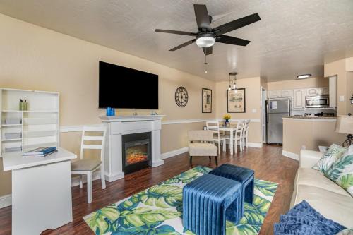 Ocean Side Village Apartment | Elegant Ground Floor King Bed Condo - ME2