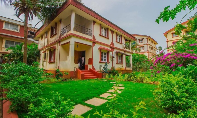 Fatrade House | Elegant Home With Pool-Carmona Beach,Goa