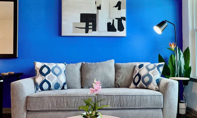 Southside Apartment | Elegant King Bed Balcony Pool View Gym Southside Jacksonville Near Saint Johns