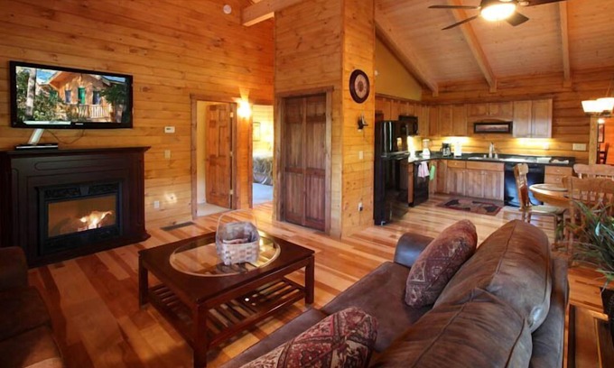 Margaretville House | Elegant Log Home in the Catskill Region min from Belleayre/Plattekill ski resort