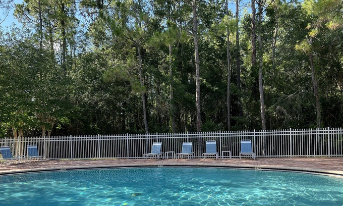 New Tampa House | Elegant Long Stay: Pool, Business, Medical Travel, Wi-Fi, Gated by Tampa Palms