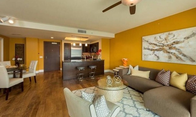 Waikiki Apartment | Elegant, modern condo in Waikiki