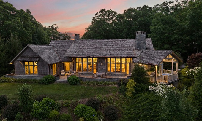 Banner Elk House | Elegant Mountain Home with Views