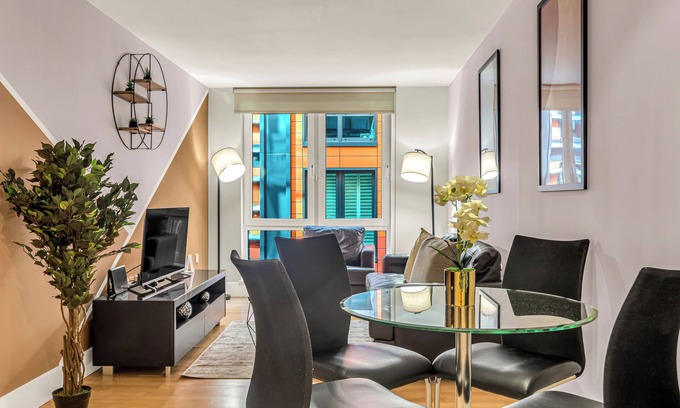 Queenhithe Apartment | Elegant One Bedroom Apartment near St. Paul's Blackfriars