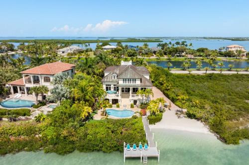 New Town Apartment | Elegant Seafront Villa