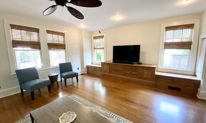 Fairview Shores House | Elegant & Spacious Historic Winter Park Home with Pool + Spa