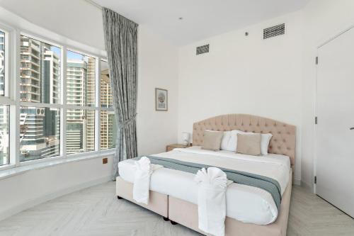 Jumeirah Lake Towers Apartment | Elegant Studio with a View