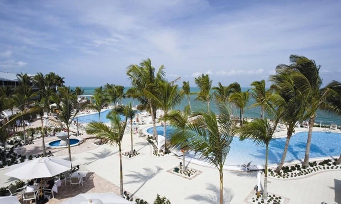 Captiva Apartment | Elegant Three Bedroom Bayside Villa with Direct Access to Gorgeous Beaches