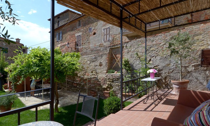 Panicale Villa | ELEGANT VILLA X 6/8 IN THE HEART OF PANICALE. 1 step from bars and restaurants!