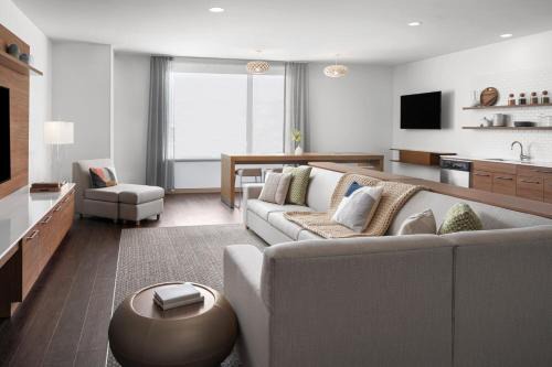 Harris Ridge Hotel | Element North Austin Tech Ridge