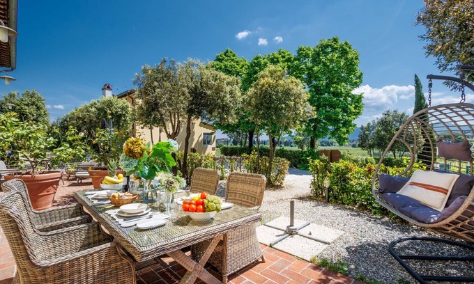 Lucca Apartment | Elisa Farmhouse Apartment in Wine Resort in Lucca
