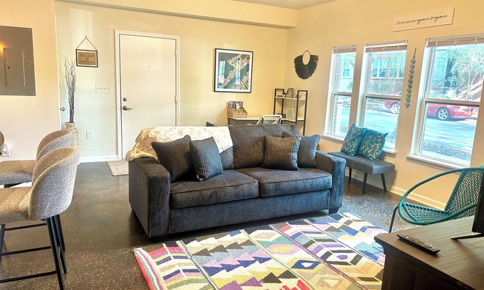 Columbia Apartment | Elite Loft on the Riverfront Downtown