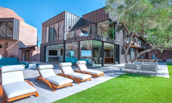 Camelback Sierra House | Elite Mountain Escape with Iconic Views, Private Villa & Resort-Style Luxury