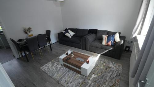 Willenhall House | EliteStays