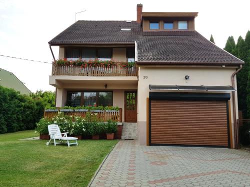 Balatonlelle Apartment | Eliza Háza