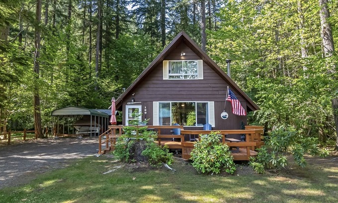 Packwood Cabin | Elk Country Cabin | Woodstove, EV Charger
