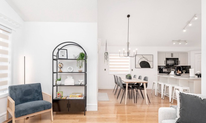 Ellerslie House | Ellerslie - Sleeps 6 - AC - Garage