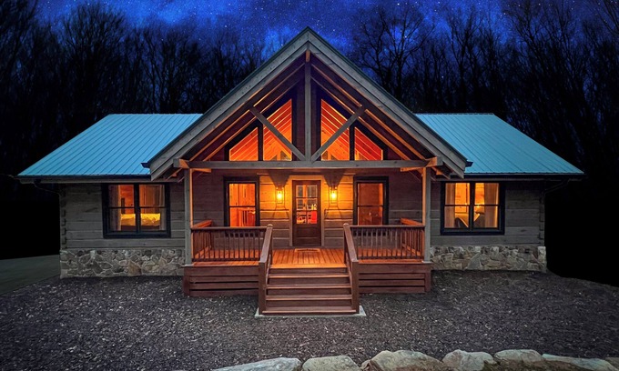 Ellijay Cabin | Ellijay Cabin - Cozy Fall Hideaway + Hot Tub