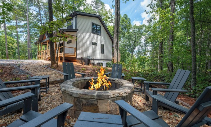 Ellijay House | Ellijay Escape: 3BR Home with Firepit & Mountain Vibes