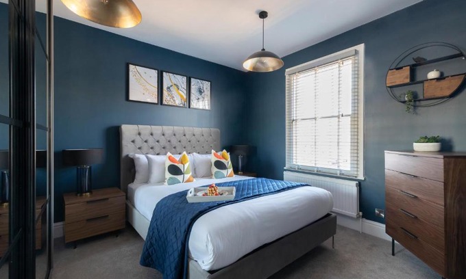 Cheltenham Apartment | Elliot Oliver - Laverham House - Stunning 6 Bedroom Regency House With Parking
